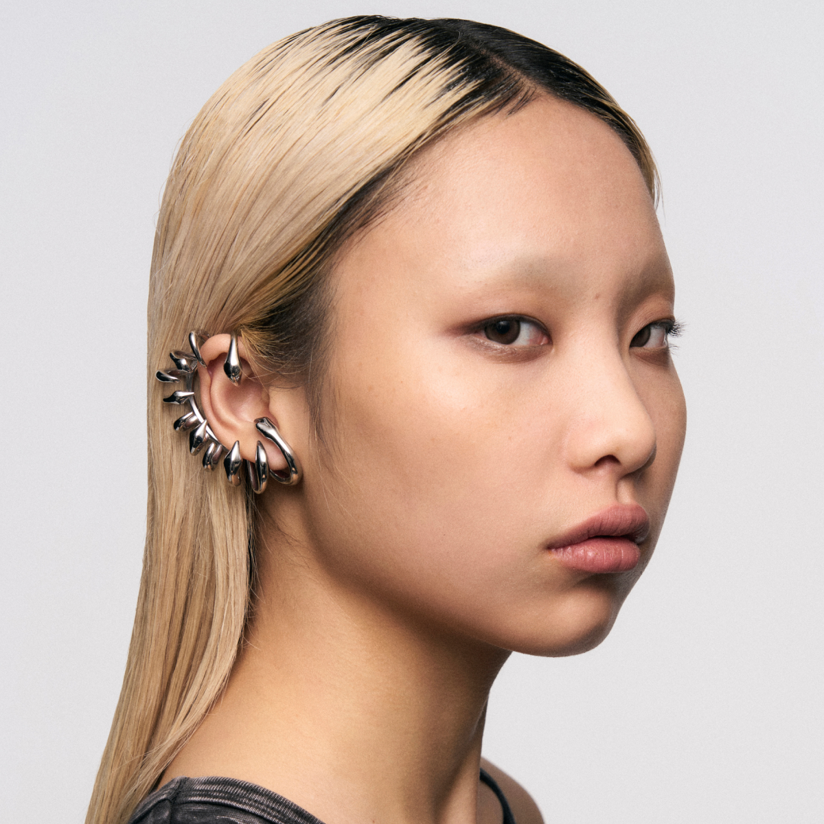 Snake Bone Effect Black Onyx Ear Cuff (Right Ear Single)