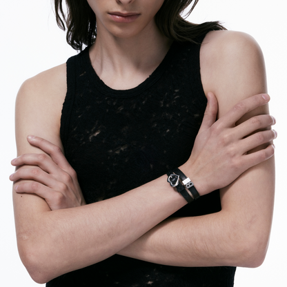 Metal LOGO Decorated Leather Bracelet/Choker