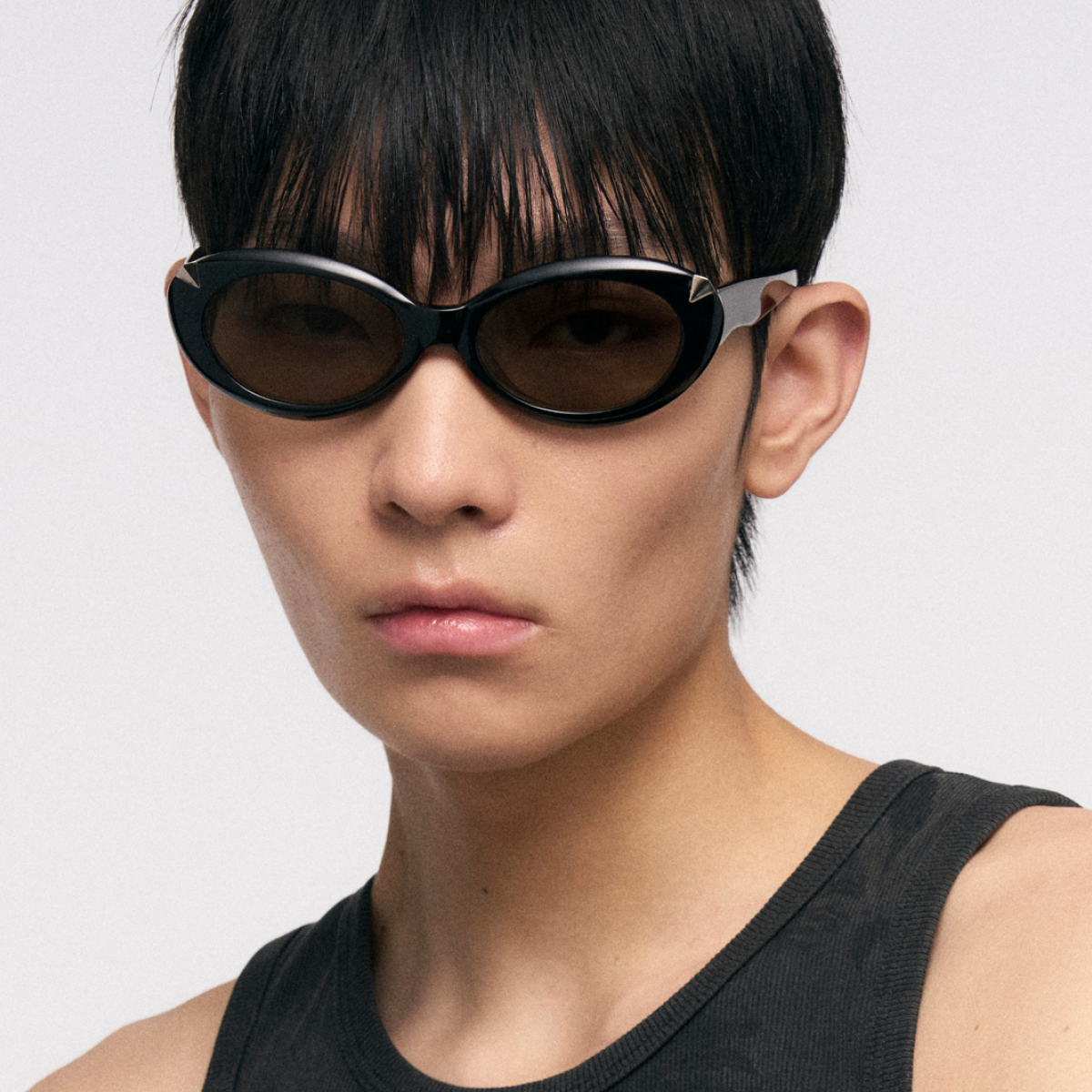 Cat Eye Claw-Detail Sunglasses (Black)