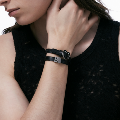 Metal LOGO Decorated Leather Bracelet/Choker