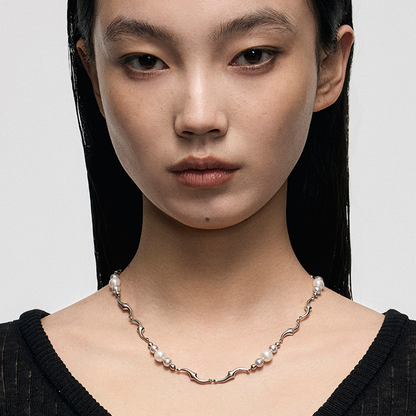 Gradient Pearl Panel Necklace