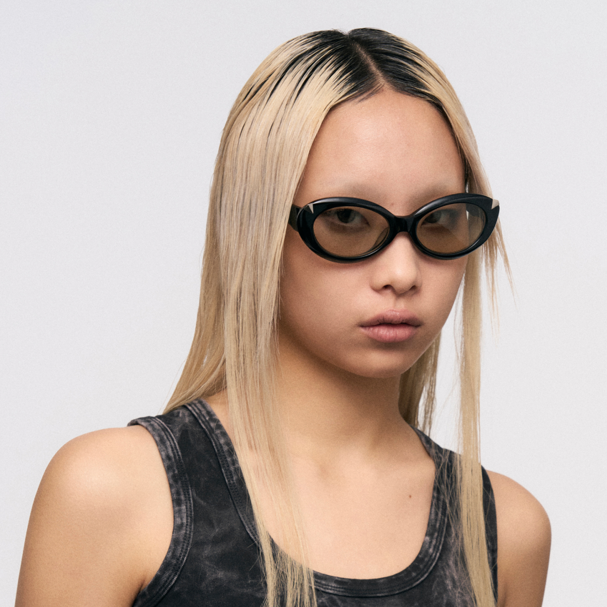 Cat Eye Claw-Detail Sunglasses (Black)