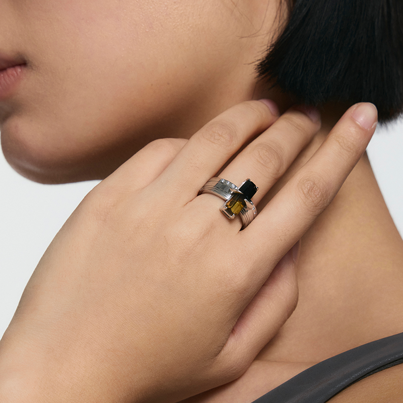 Bone Record Pattern Gradient Tourmaline Ring