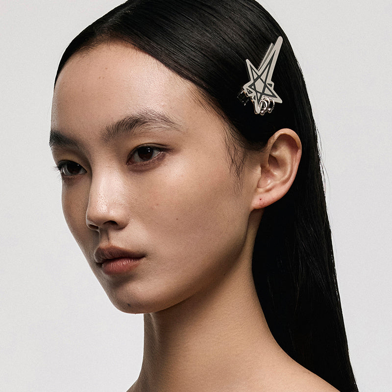 Graffiti Star Piercing Detail Hair Clip
