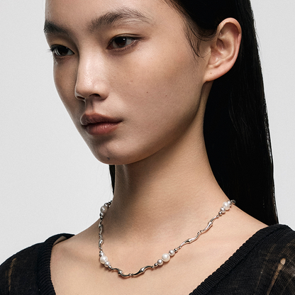 Gradient Pearl Panel Necklace