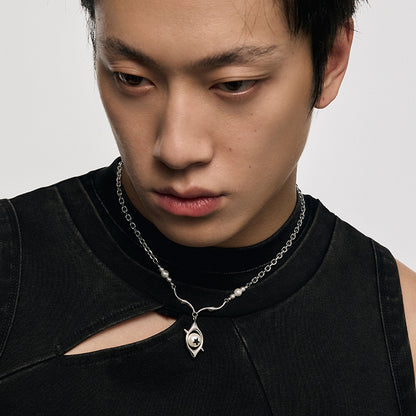 Gradient Eye Pearl Necklace