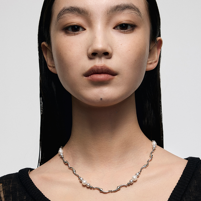 Gradient Pearl Panel Necklace