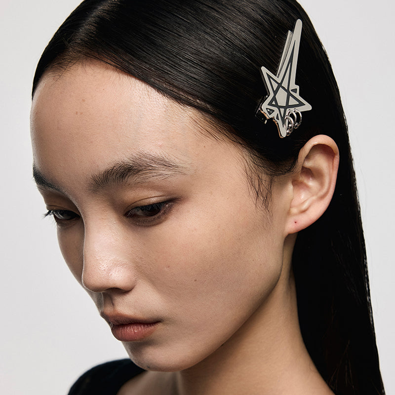 Graffiti Star Piercing Detail Hair Clip