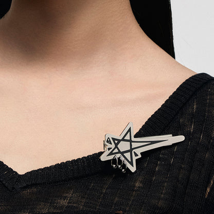Graffiti Star Piercing Detail Hair Clip