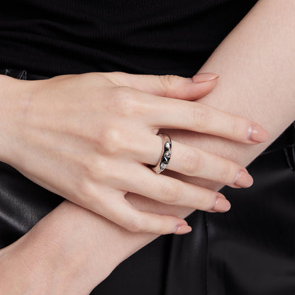 BLACK GLOVES RIVET UPSIDE DOWN ZIRCON DECORATIVE RING