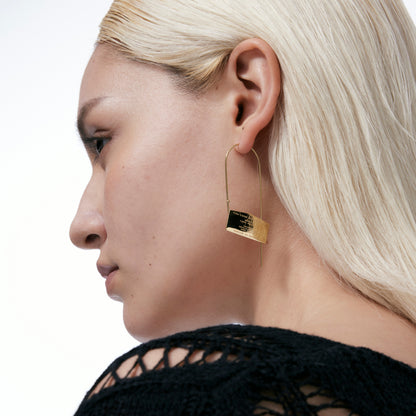 Cotent Label Open-Close Hinged Earrings