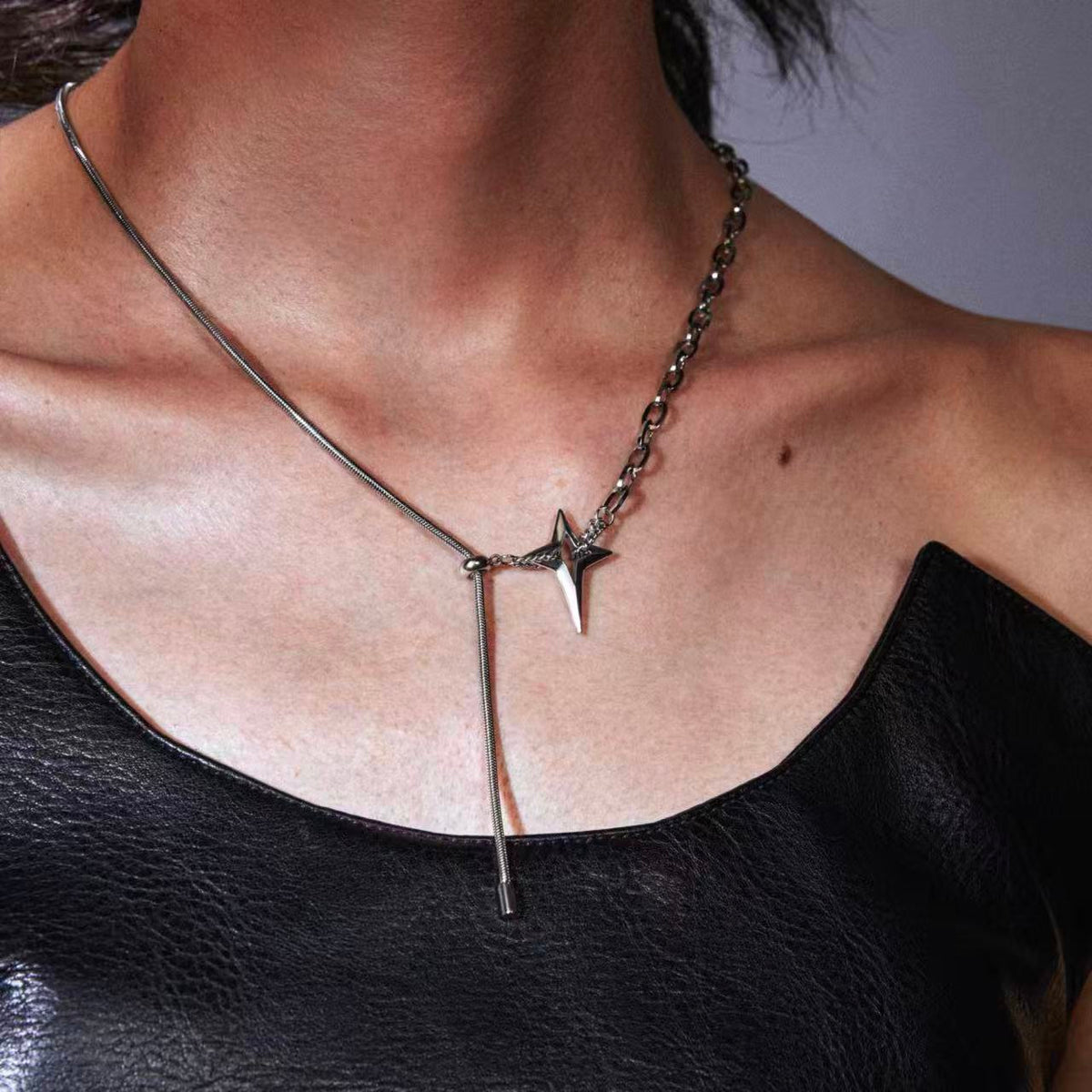Zircon Starburst Pull-Tab Single Layer Necklace