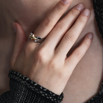 Intrusion Three-Dimensional Starburst Decorated Ring