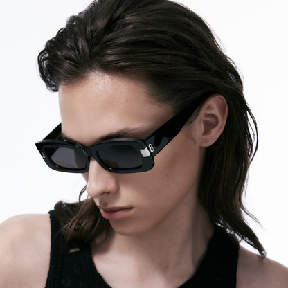 Cat-Eye B Square Sunglasses (Black)